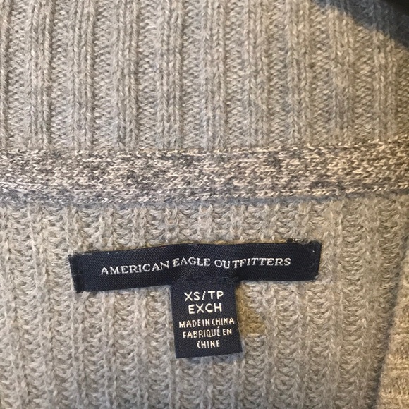 American Eagle Grey Cardigan with Pockets - Picture 3 of 3